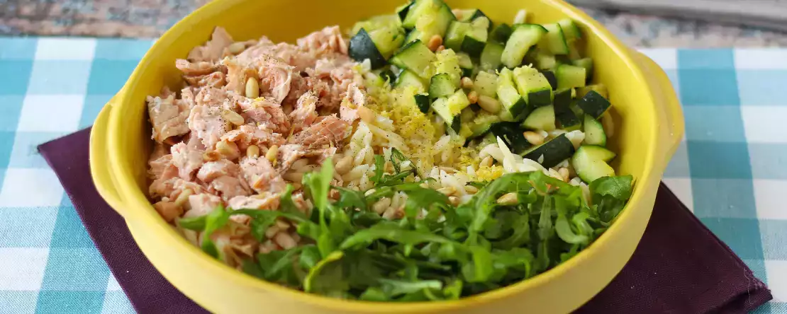 Orzo of risoni: wat is deze kleine pasta en waarom doet hij het zo goed in soepen, salades en romige gerechten?