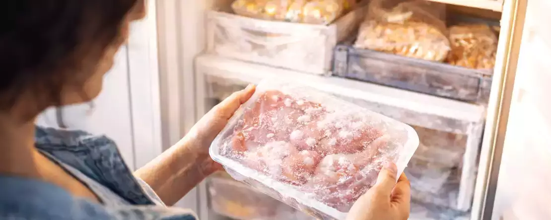 Vergeten te ontdooien? Met deze eenvoudige truc is het in een paar minuten opgelost en wordt elke maaltijd gered