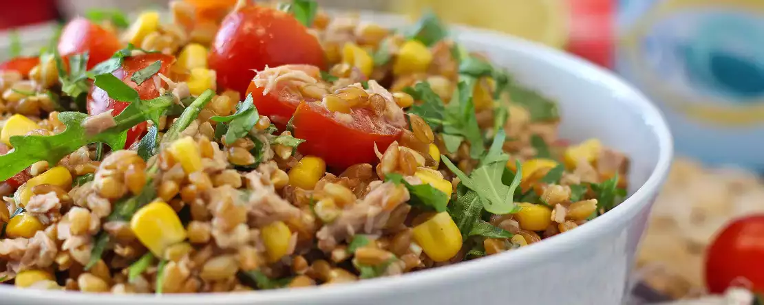 11 frisse en smakelijke ideeën voor eten op het strand: afscheid van de gebruikelijke boterhammen, lichte en smakelijke lunches