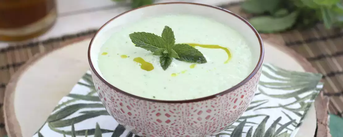 Meer dan alleen gazpacho: 12 koude soepen en romige soepen om gezonder te eten als het warm is