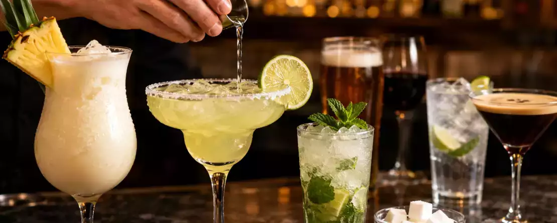 Je onderschat je drankje: de verborgen calorieën in 10 populaire bardrankjes, onthuld