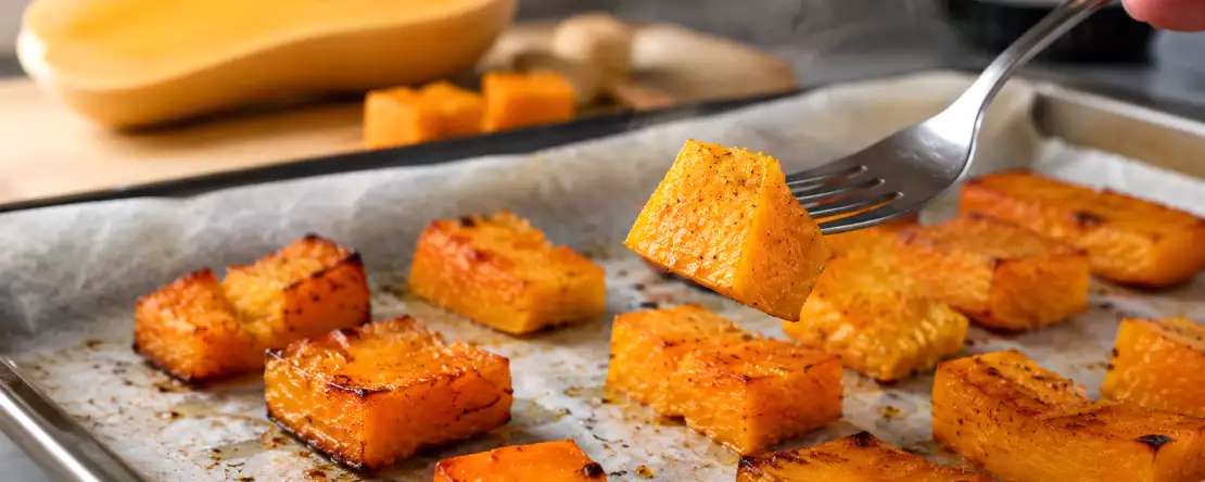 Hoe bak je een butternutpompoen in de oven zodat de stukjes lekker zacht worden?