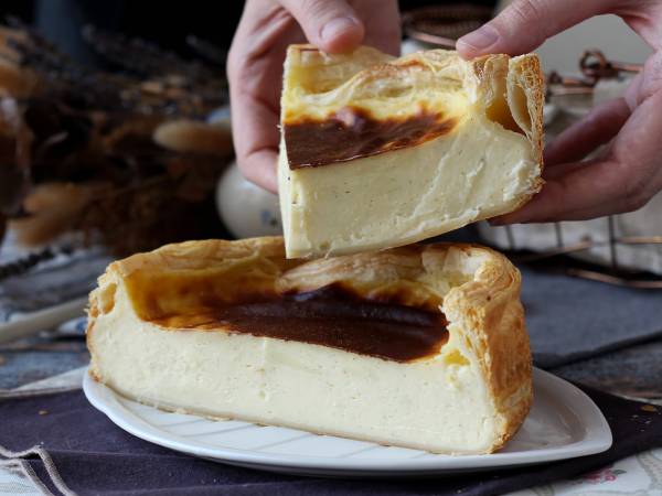 Leer hoe je thuis de authentieke flan parisien bereidt, het Franse dessert dat de grote steden verovert.