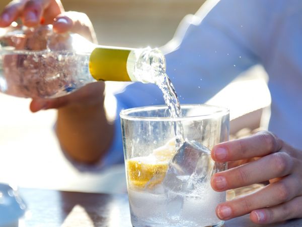 Is bruiswater slecht voor je? Ontdek de mythes en waarheden over dit populaire drankje!