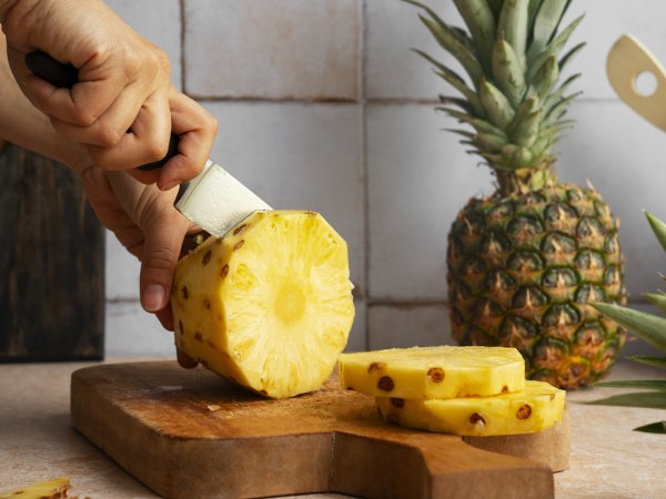 Jeukt je tong als je ananas eet?