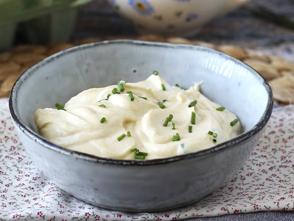 Hoe je veilig en lekker zelfgemaakte mayonaise kunt maken zonder onnodige risico's te nemen