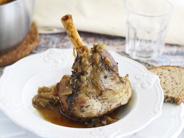 Hoe je lamsvlees kunt bereiden zonder te falen. Toetsen om het de eerste keer lekker en sappig te maken.