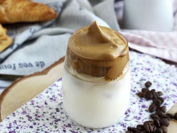 Koudwaterkoffierecepten voor de zomer: van frappuccino tot affogato, makkelijke en originele ideeën