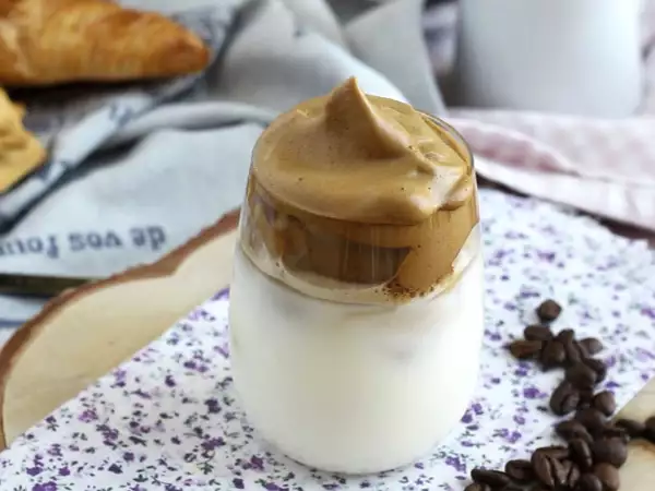 Koudwaterkoffierecepten voor de zomer: van frappuccino tot affogato, makkelijke en originele ideeën