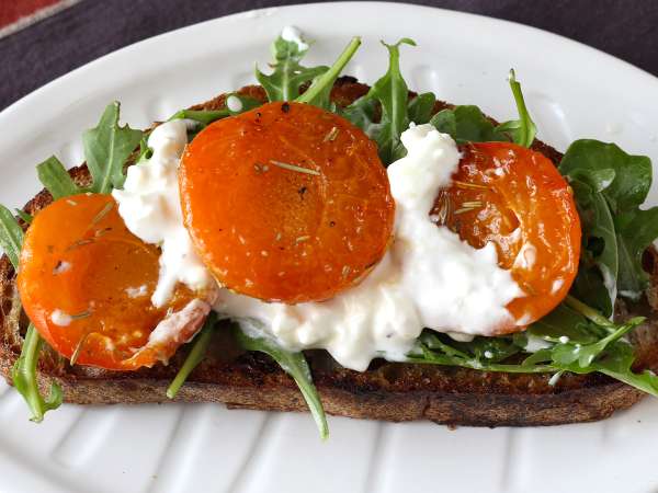 8 snelle en makkelijke ideeën voor zomerse sandwiches