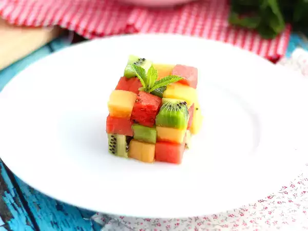 De creatieve fruitsalade waarmee je je gasten in de zomer over de streep trekt!