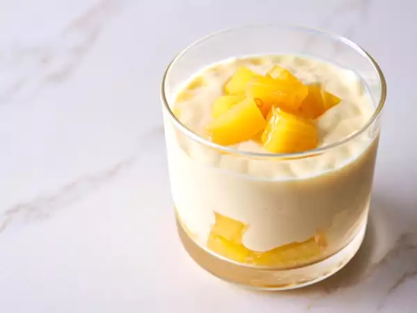 Meng dit met ananas en je hebt 's werelds makkelijkste (en meest verslavende) diepvriesdessert