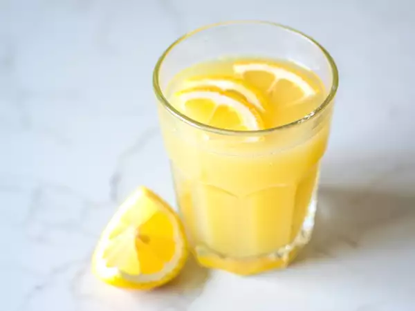 Word je echt slank van het drinken van citroensap op een lege maag? Mythe of werkelijkheid?
