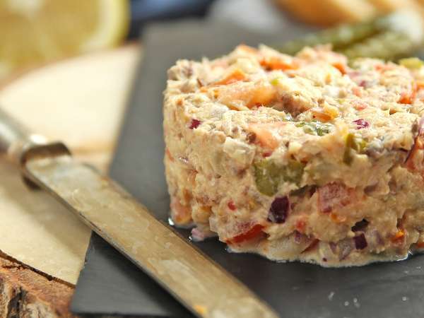 Maak van een blikje sardines een restaurantwaardige paté (eenvoudig, goedkoop en klaar in 5 minuten)