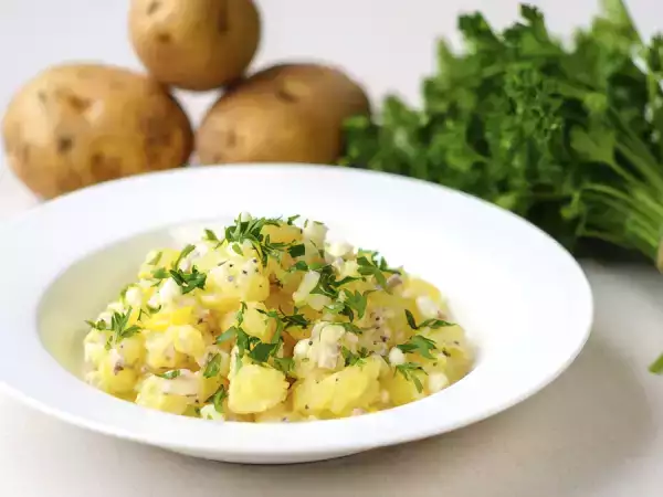 De perfecte aardappelsalade bestaat en wordt als volgt gemaakt