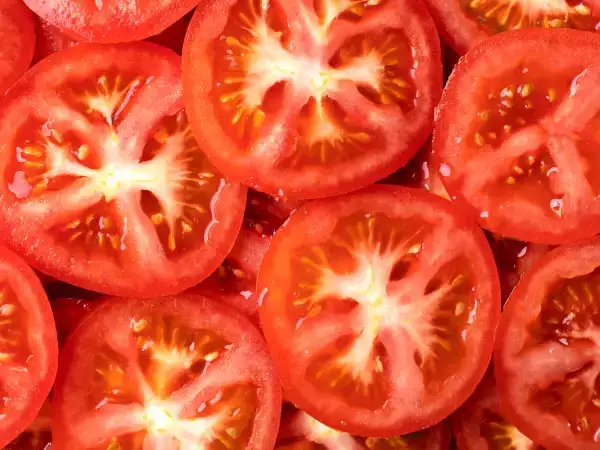 Wat niemand je vertelt over het verwijderen van de zaadjes uit tomaten