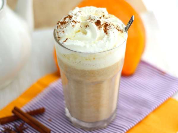 Starbucks Pumpkin Spice Latte: de terugkeer op het menu en het recept om het thuis te maken