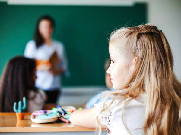 Voor de snack die kinderen rustig houdt in de klas heb je maar 2 gewone ingrediënten uit je keuken nodig