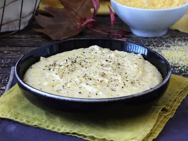 Het geheim van de perfecte romige polenta? Het is niet alleen water, maar een speciaal ingrediënt!
