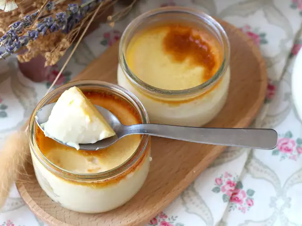 Oma's geheim: met slechts 4 ingrediënten maakt ze 's werelds romigste dessert