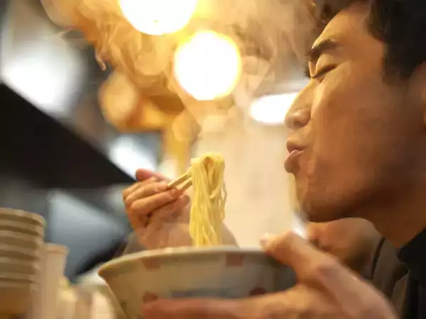 Het geluid van plezier: in welke landen is lawaai maken tijdens het eten niet onbeleefd?