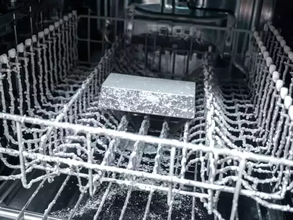 Wat kalkaanslag met je vaatwasser doet... zonder dat je het doorhebt