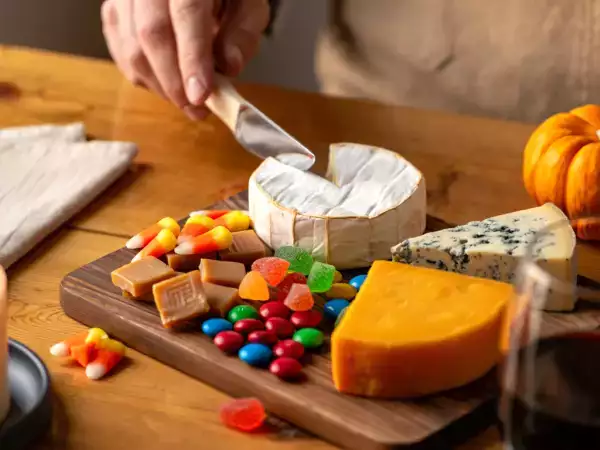 Halloween is niet langer alleen voor kinderen: zo hebben volwassenen er hun zoetste en lekkerste feestdag van gemaakt.