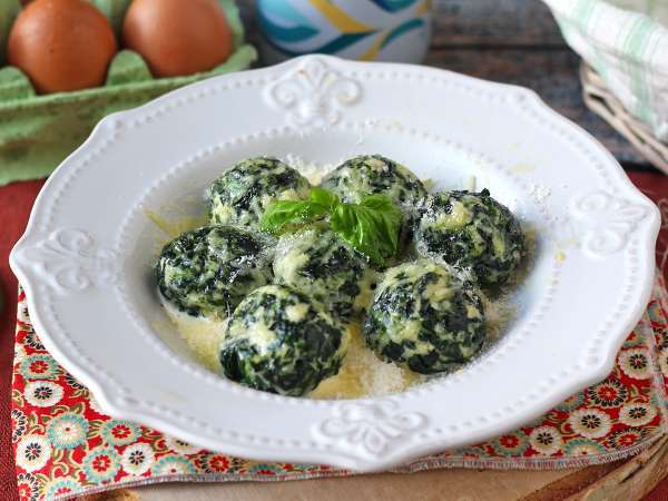 12 gebakken vakantiegerechten die gemakkelijk van tevoren te bereiden zijn (en er altijd geweldig uitzien op tafel)