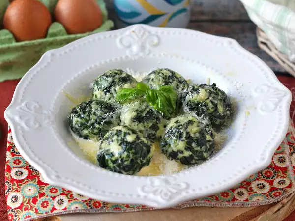 12 gebakken vakantiegerechten die gemakkelijk van tevoren te bereiden zijn (en er altijd geweldig uitzien op tafel)