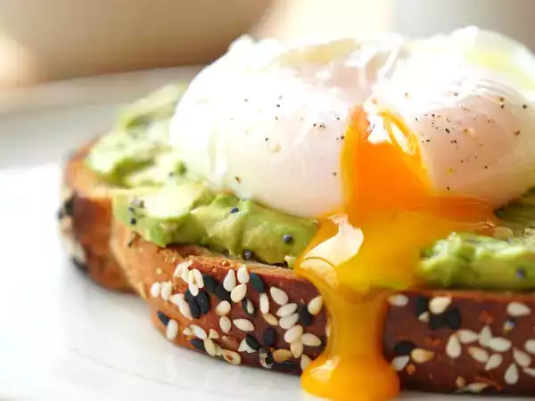 De eenvoudige techniek voor perfect gepocheerde eieren