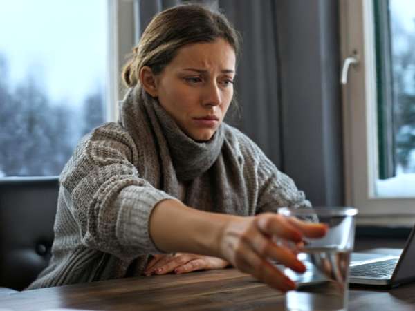 Stille uitdroging: waarom het zo moeilijk is om water te drinken in de kou en hoe je dit moeiteloos kunt omkeren