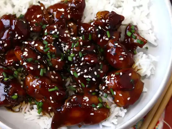 Als je alleen sojasaus gebruikt voor yakisoba, zullen deze 33 recepten je hoofd (en je weekmenu) op hol brengen.