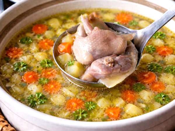 Je gooit de delen van de kip weg (zonder het te weten) die de meeste collageen, smaak en ongelooflijke recepten bevatten.