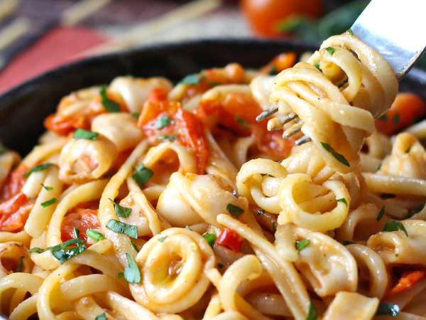 4 voorgerechten met diepvriesvis in enkele minuten klaar: makkelijke, lekkere en slimme recepten die je lunch en avondeten besparen