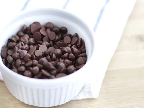 In het voordeel van zelfgemaakte chocoladechips: hoe ze te maken en zeven recepten om er het beste van te maken