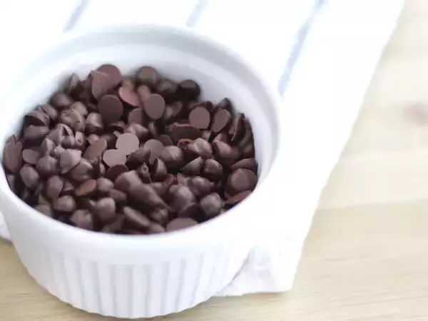 In het voordeel van zelfgemaakte chocoladechips: hoe ze te maken en zeven recepten om er het beste van te maken
