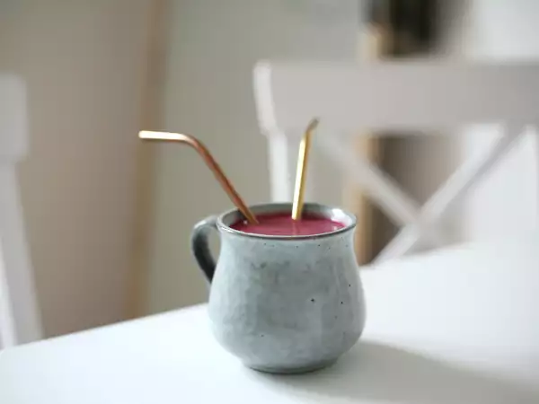 Moeite om 's avonds in slaap te vallen? Een glas van dit vruchtensap zal je slaapproblemen oplossen!