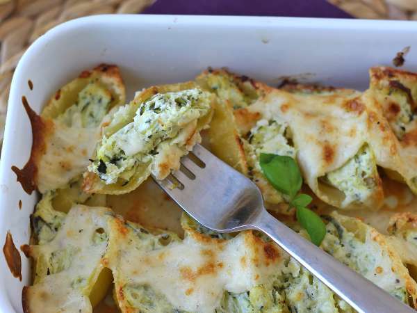 Conchiglioni gevuld met ricotta, courgettes en citroen: het perfecte romige voorgerecht voor de paaslunch
