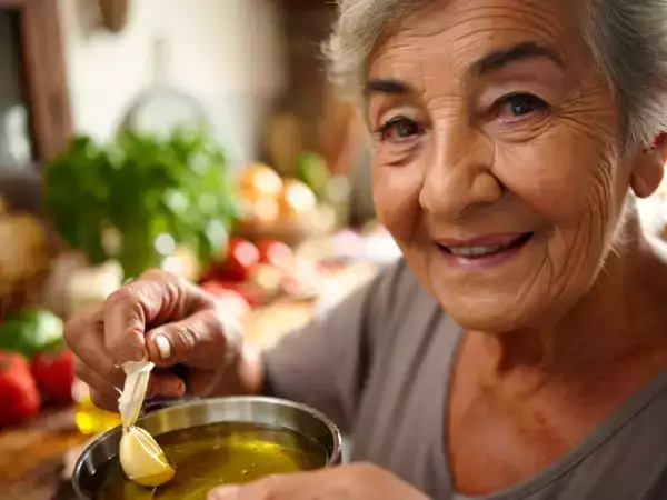 Oma heeft het altijd geweten: knoflook moet worden verwijderd en de reden waarom is niet wat je denkt