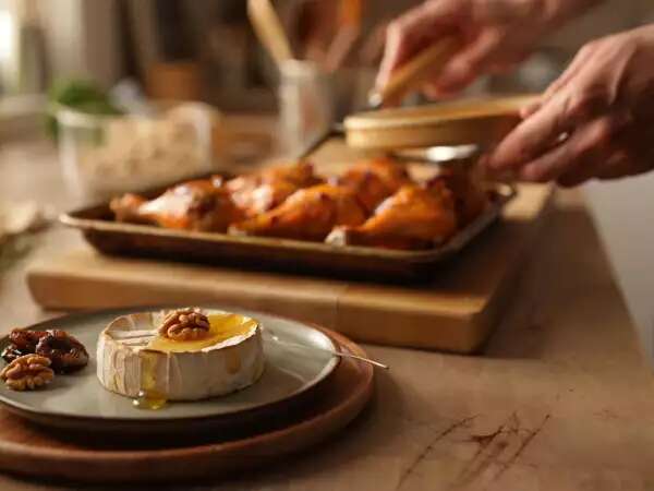 Dagmenu, 29 april: een heerlijke combinatie van camembert, kip en far breton