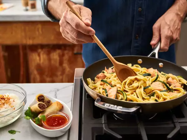 Dagmenu, 31 mei: een smaakvolle reis met loempia's, pasta en rijst