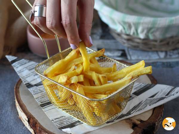Het klinkt onmogelijk, maar deze eenvoudige methode maakt frietjes binnen een paar minuten weer knapperig