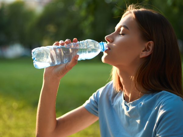 Plastic flessen: moeten we echt stoppen met hergebruiken? Wat u moet weten