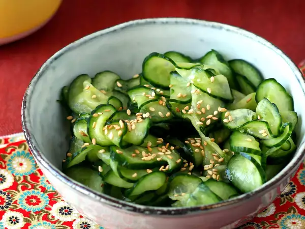 Komkommer hoeft niet saai te zijn: ideeën en recepten voor veel smakelijkere salades