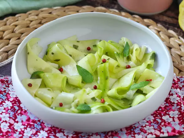 De onfeilbare truc voor gemarineerde courgettes: zo maak je ze net zo perfect en smaakvol als in het restaurant