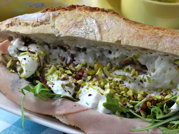Mortadella, burrata en pistachenoten: waarom deze Italiaanse combinatie momenteel overal te vinden is