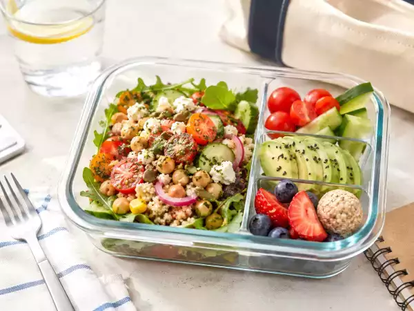 Zomerse lunchbox: makkelijke recepten om mee te nemen naar kantoor als het warm is!
