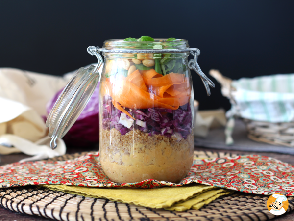 Deze ogenschijnlijk onschuldige foutjes kunnen een salade in een potje al vóór de lunch verpesten...