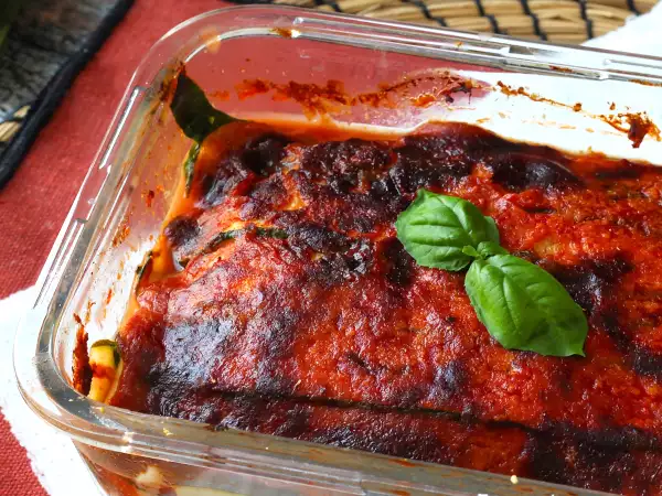 Ja, je kunt courgette-parmigiana in de heteluchtfriteuse maken: een knapperige variant die alles verandert