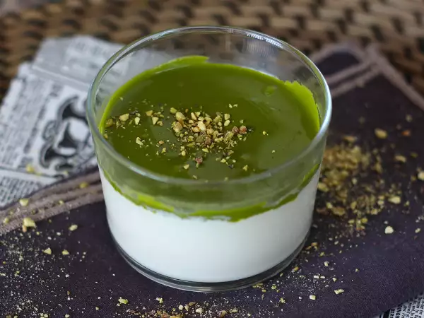 Panna cotta: het Italiaanse koude dessert dat eruitziet alsof het uit een restaurant komt en met zo min mogelijk moeite wordt gemaakt